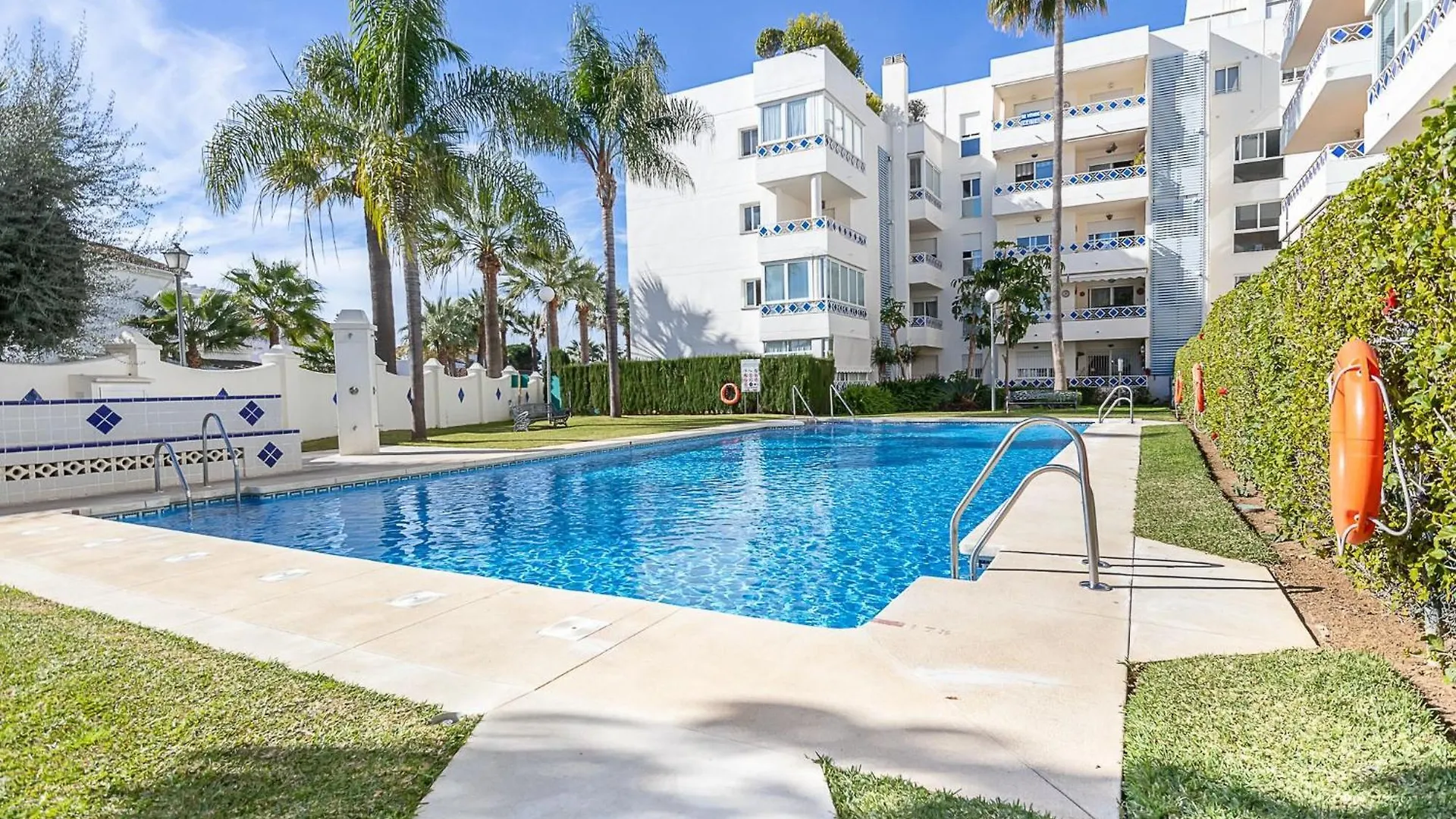 Elviria Pool And Beach location